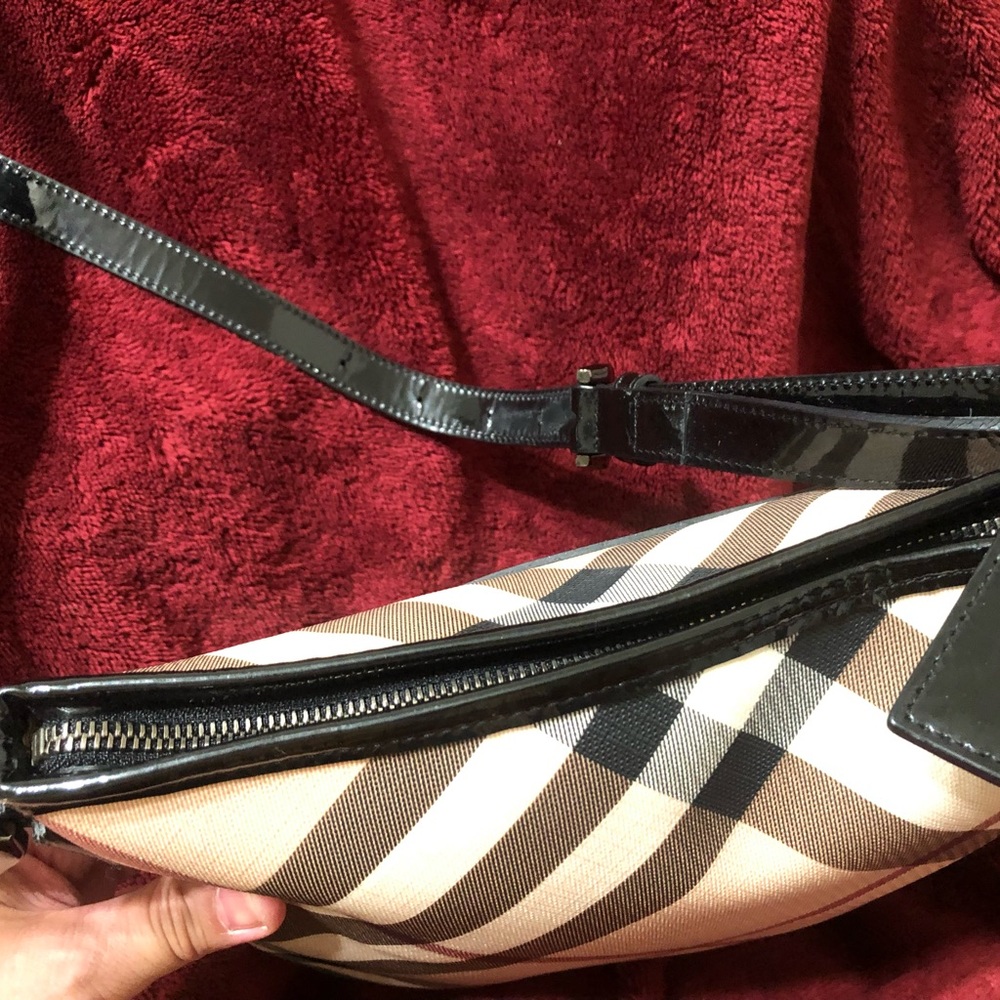 Burberry Dryden Crossbody Bag - Picture 9 of 11
